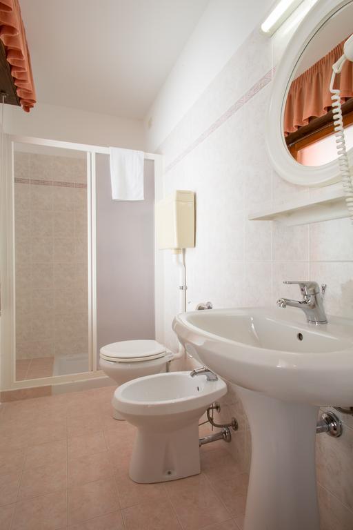 Hotel La Gardenia & Villa Oleandra Limone sul Garda Værelse billede